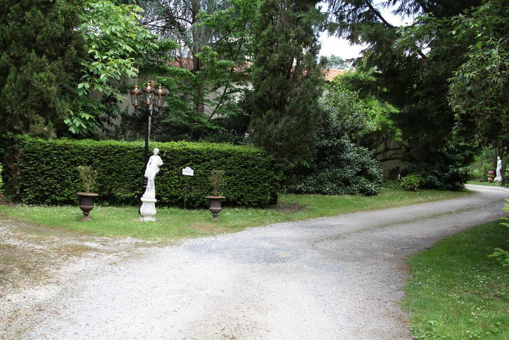 D'hôtes Château Du Bois De La Noe Couette-café 2*