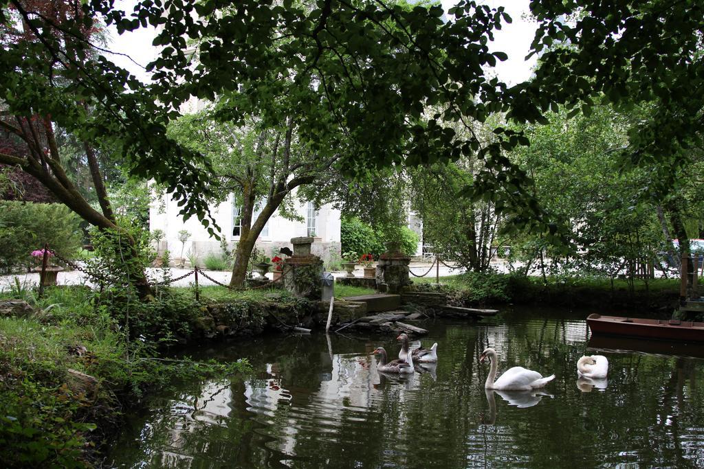 D'hôtes Château Du Bois De La Noe Couette-café
